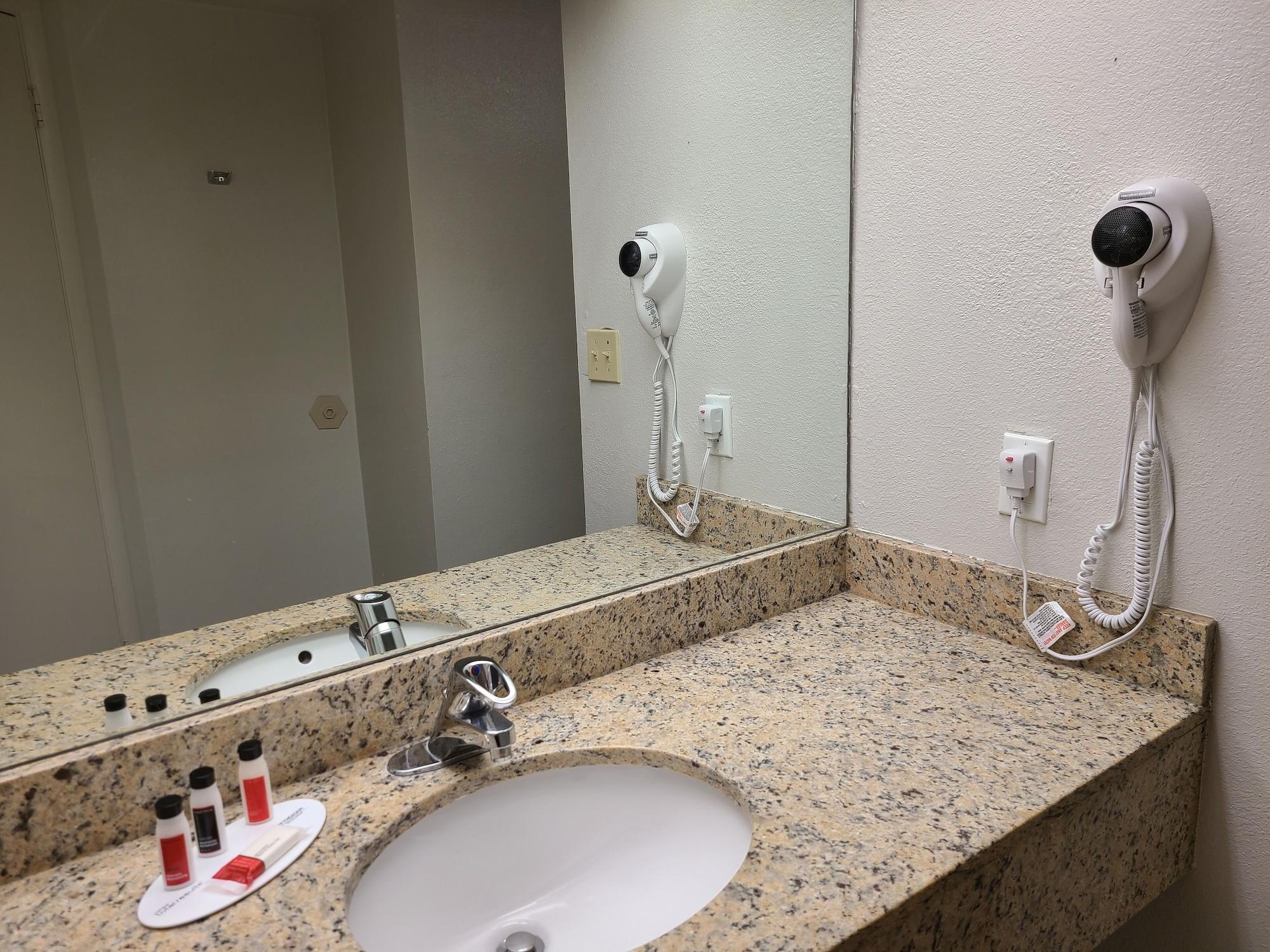 Quality Inn & Suites Orlando East - Ucf Area Alafaya Exterior photo
