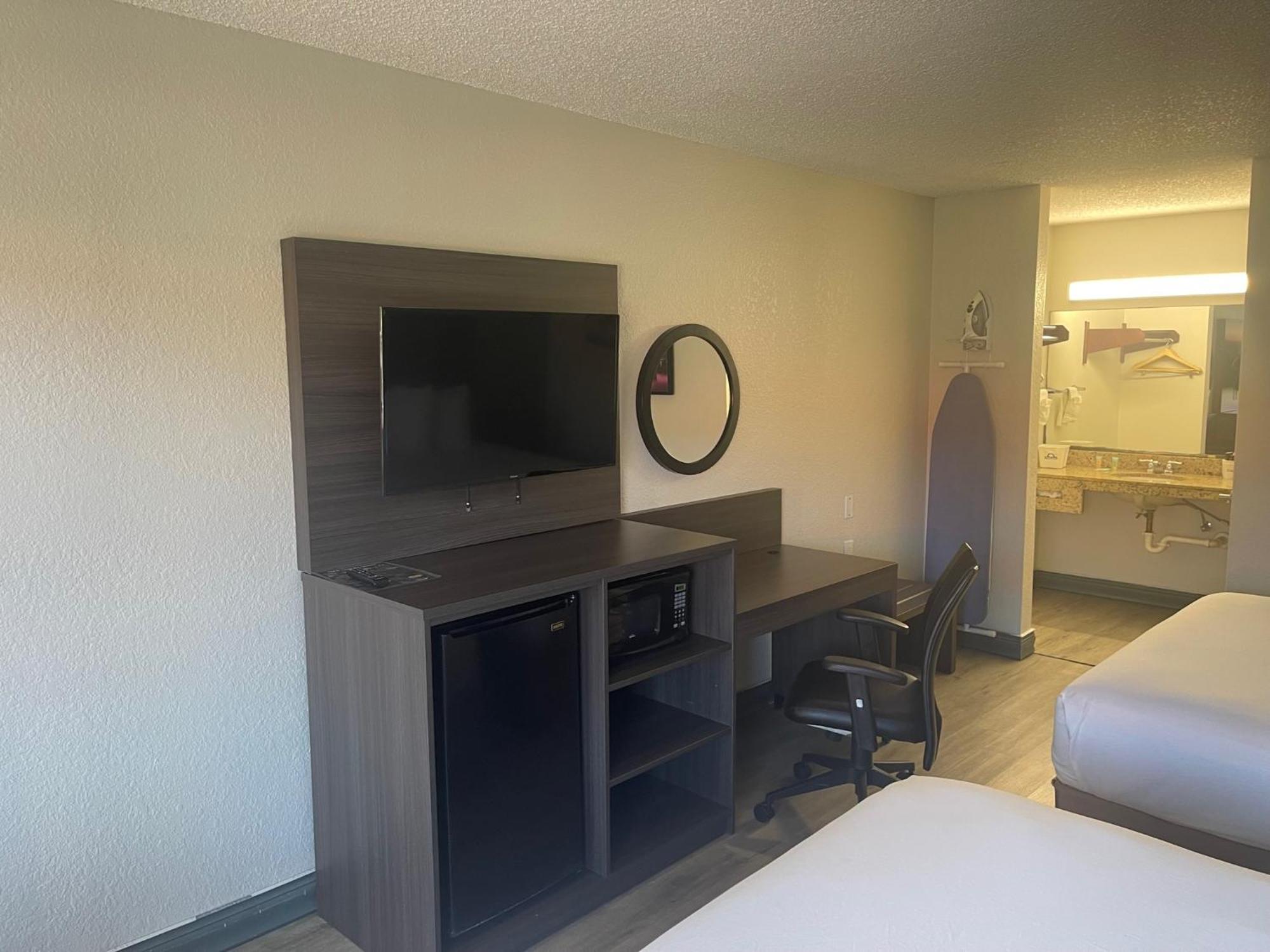 Quality Inn & Suites Orlando East - Ucf Area Alafaya Exterior photo